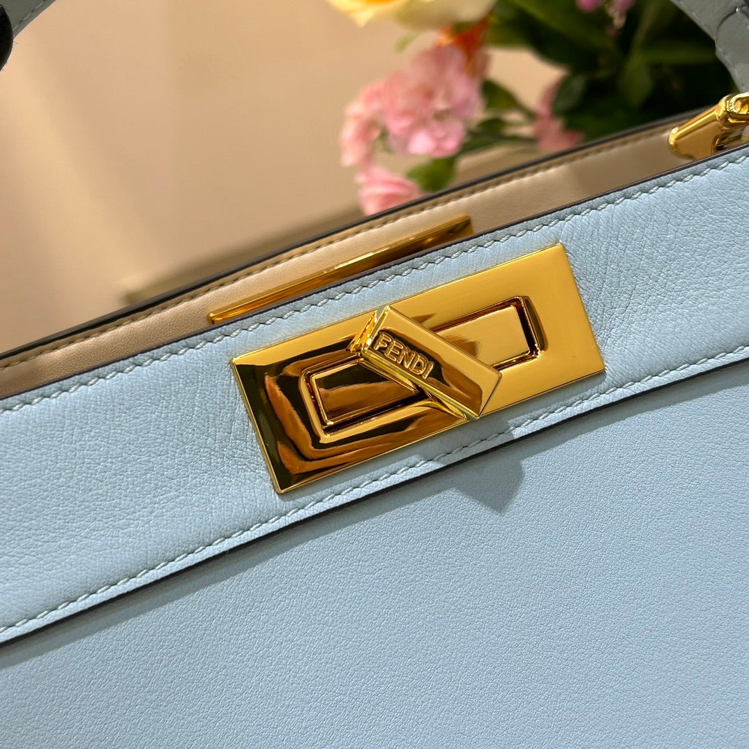 Fendi Peekaboo Medium iseeu Bag - Image 7