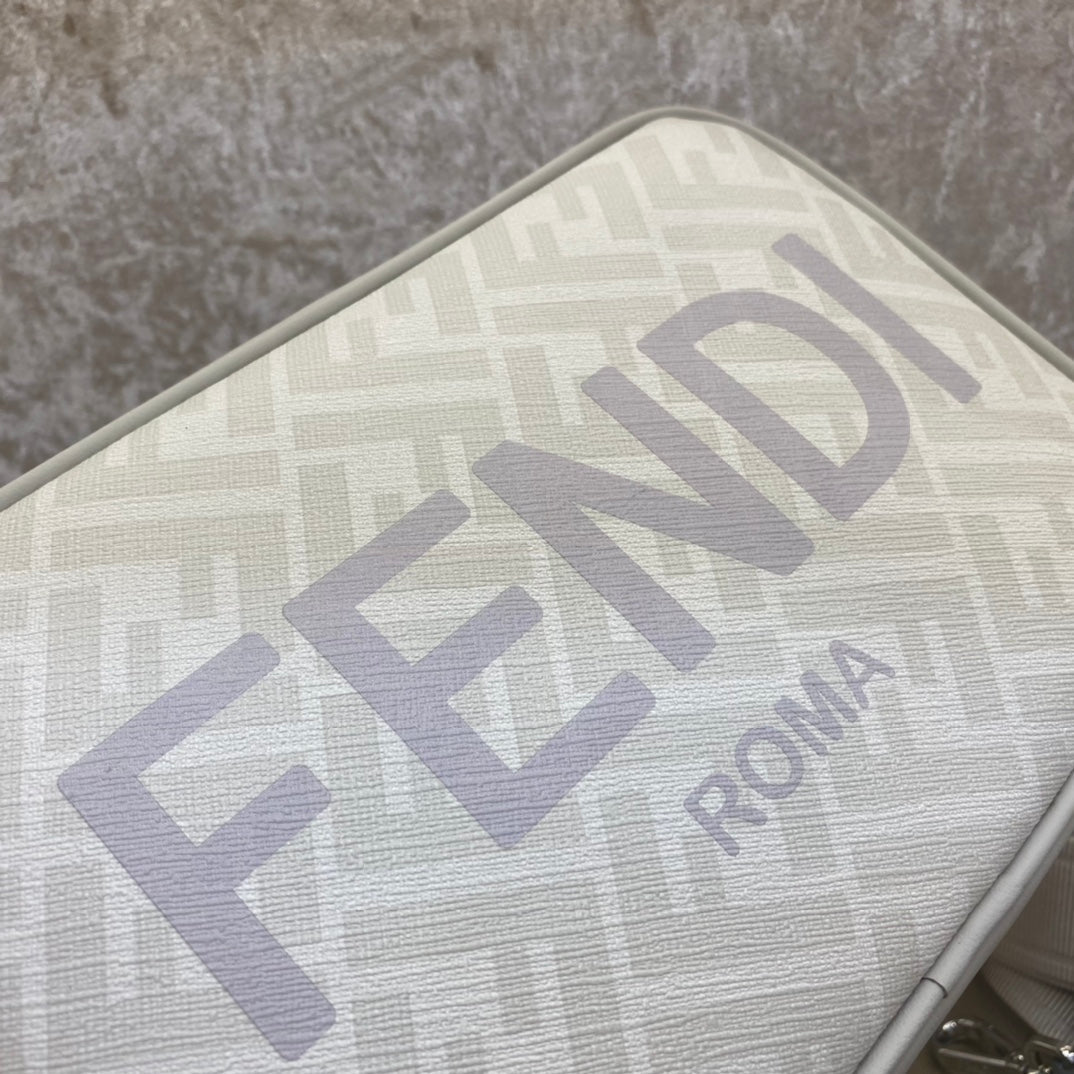 Fendi Camera case Bag - Image 5