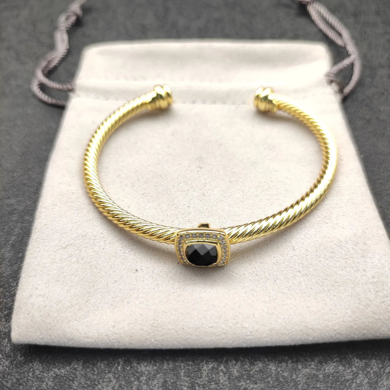 Cable Classics Bracelet with Black Onyx and Diamonds 18K Yellow Gold 4mm - Image 2