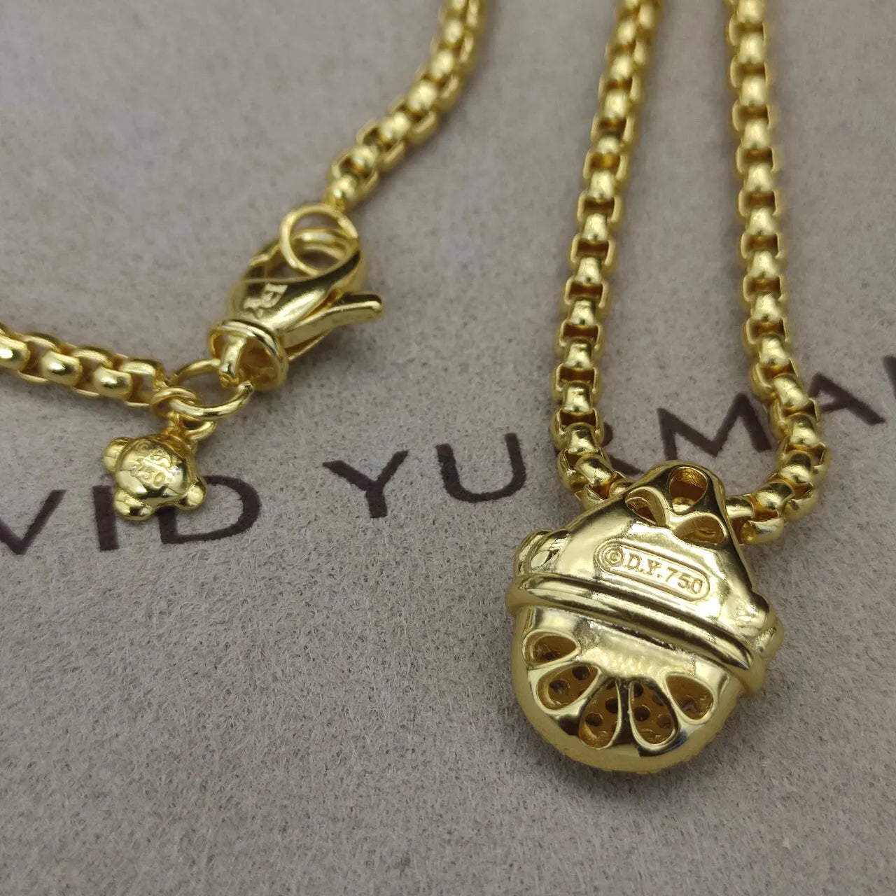 David Yurman Acorn Pendant Necklace 18k Gold Diamond - Image 9