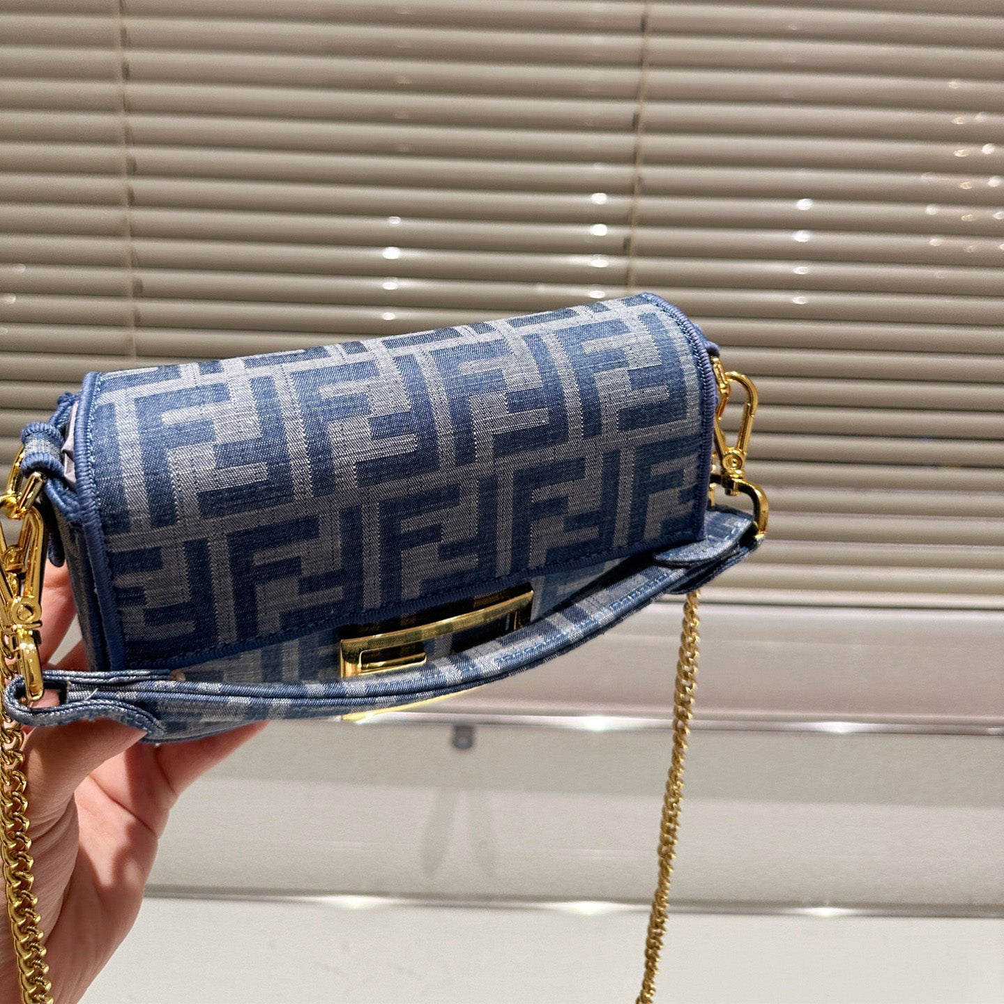 Fendi Baguette Mini - Image 4