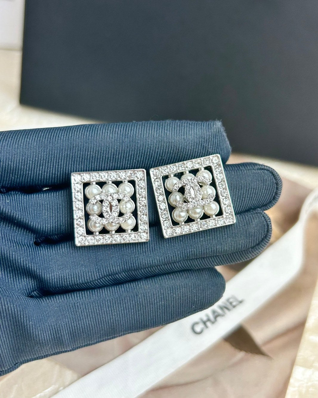 CCE698 CC Stud Earring - A - Image 3