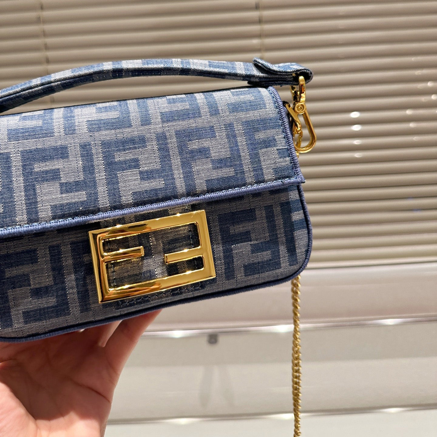 Fendi Baguette Mini - Image 3