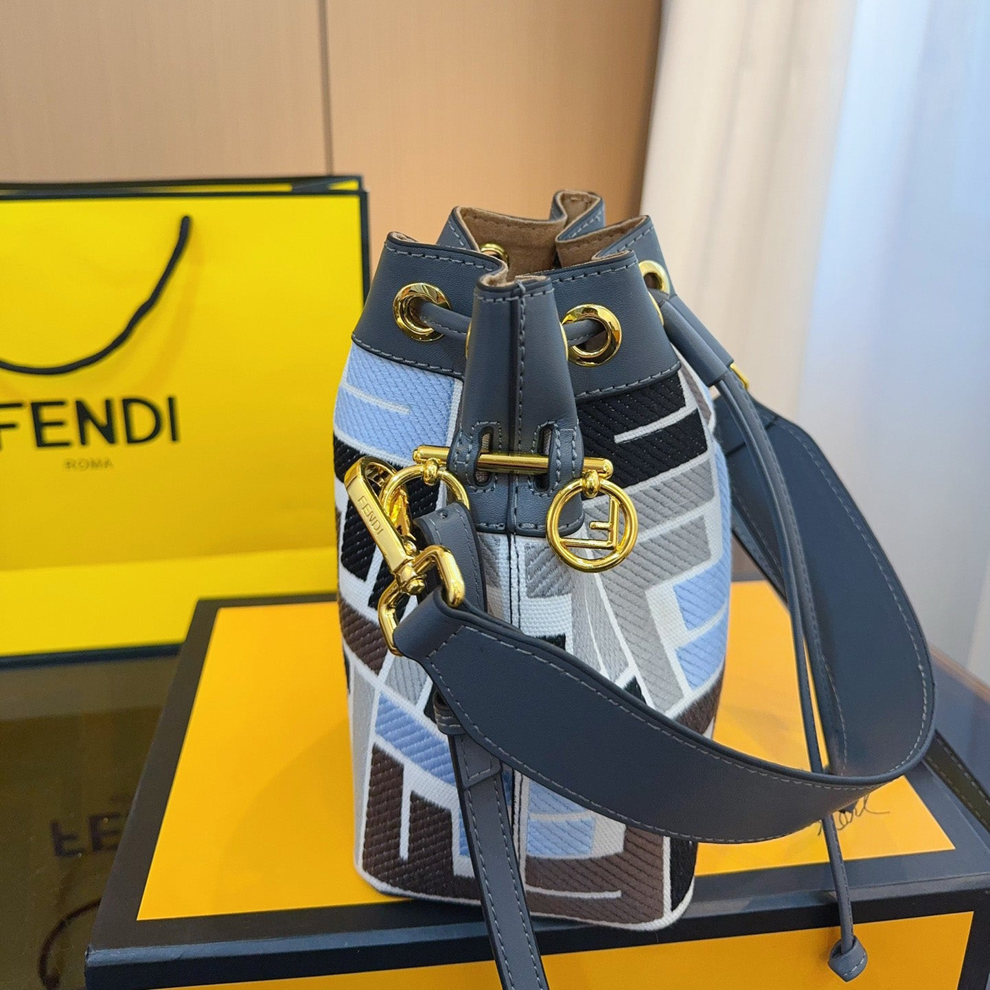 Fendi Mon Tresor - Image 8