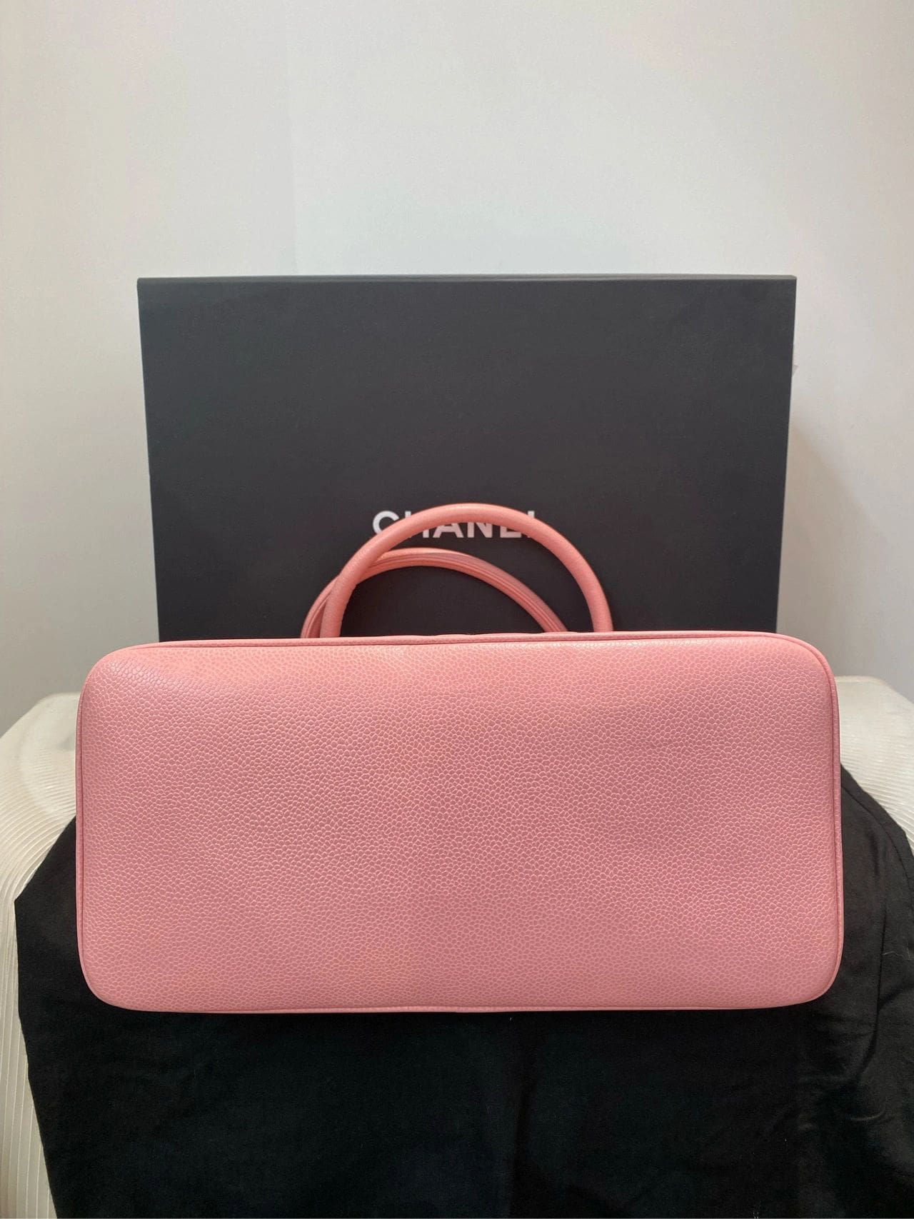 CHANEL Medallion Tote Bag Pink - Image 12