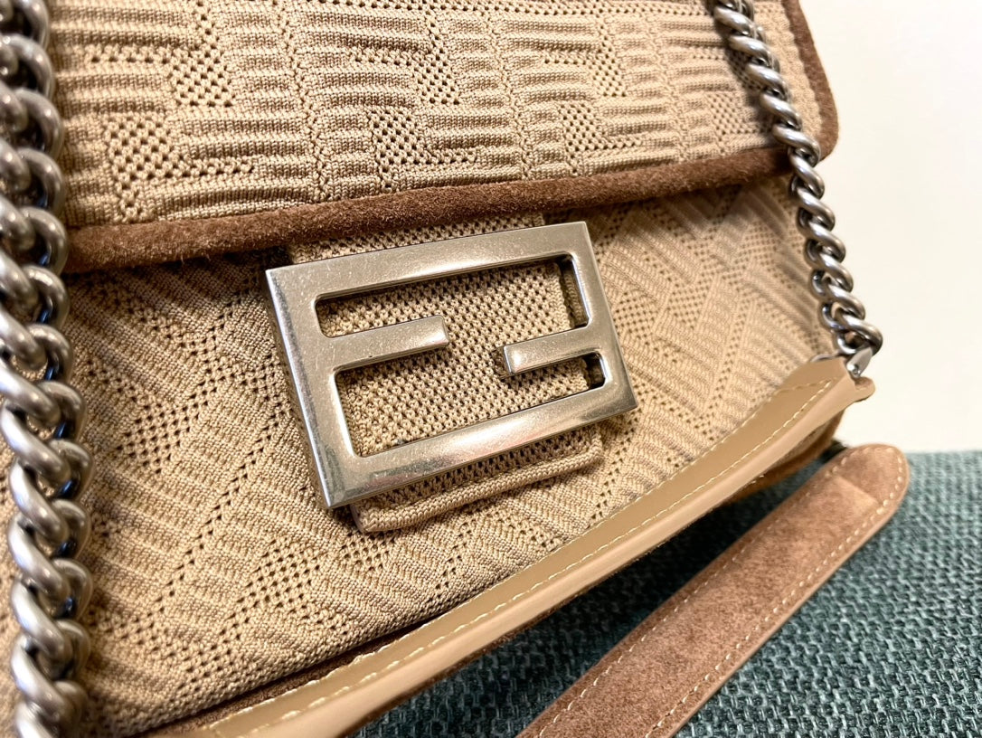 Fendi Midi Baguette Chain Bag - Image 2