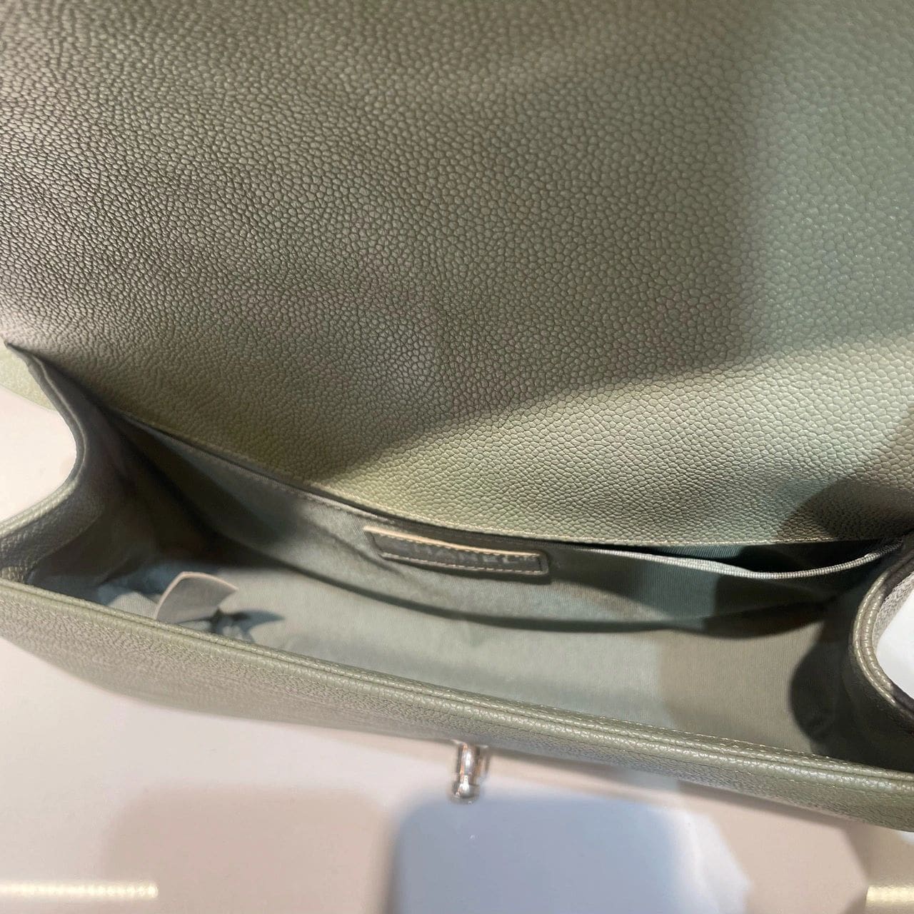 CHANEL MEDIUM BOY BAG CAVIAR LIGHT GREEN - Image 12