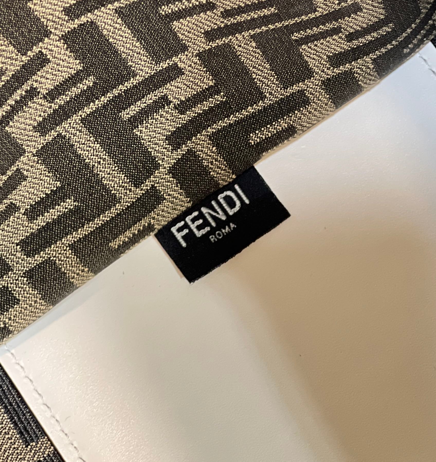 Fendi Sunshine Shopper Meduim Bag - Image 6