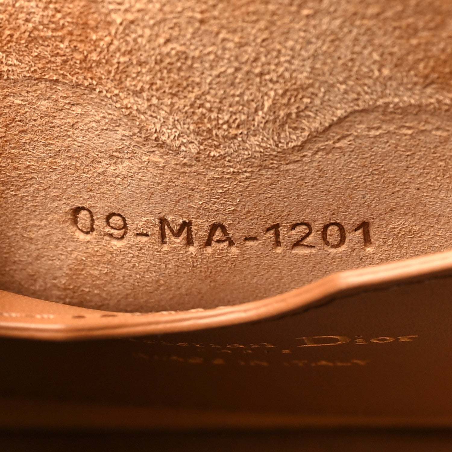 Box Calfskin East West Bobby Bag Cognac - Image 7