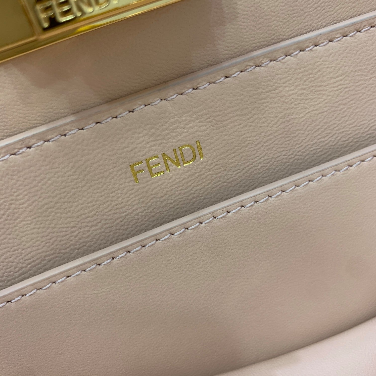 Fendi Peekaboo Small iseeu Bag - Image 4