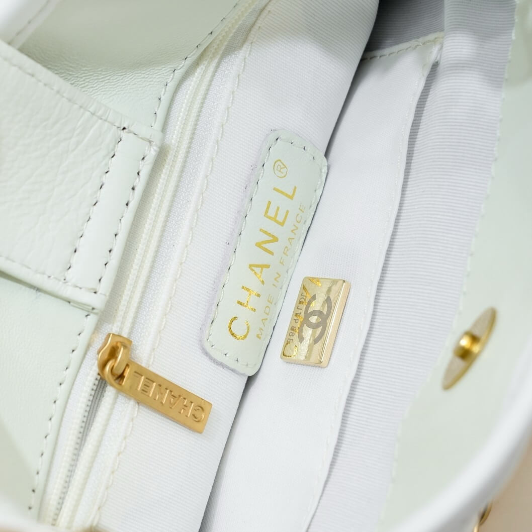 Chanel HOBO HANDBAG - Image 14