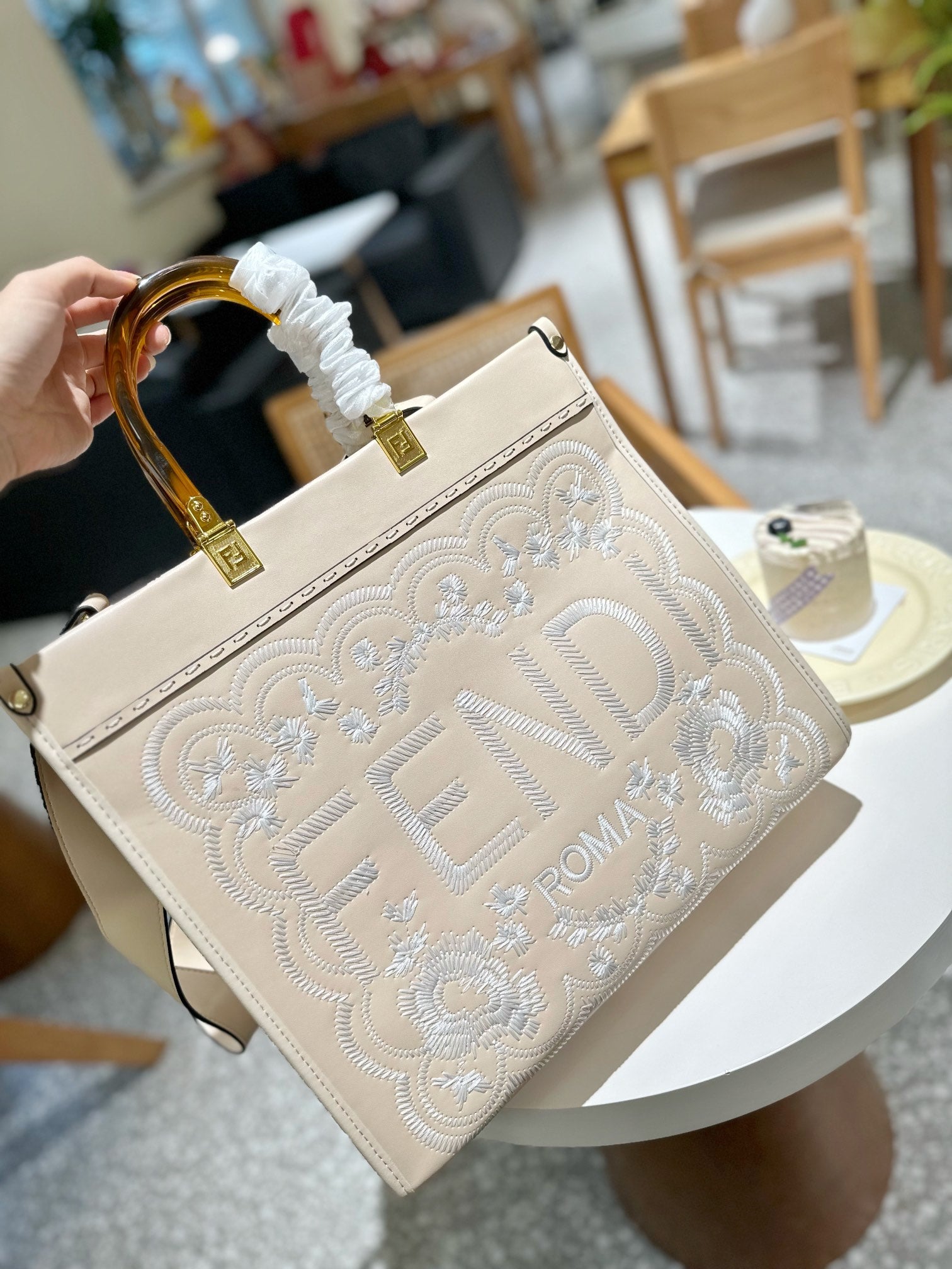 Fendi Sunshine Medium - Beige - Image 9