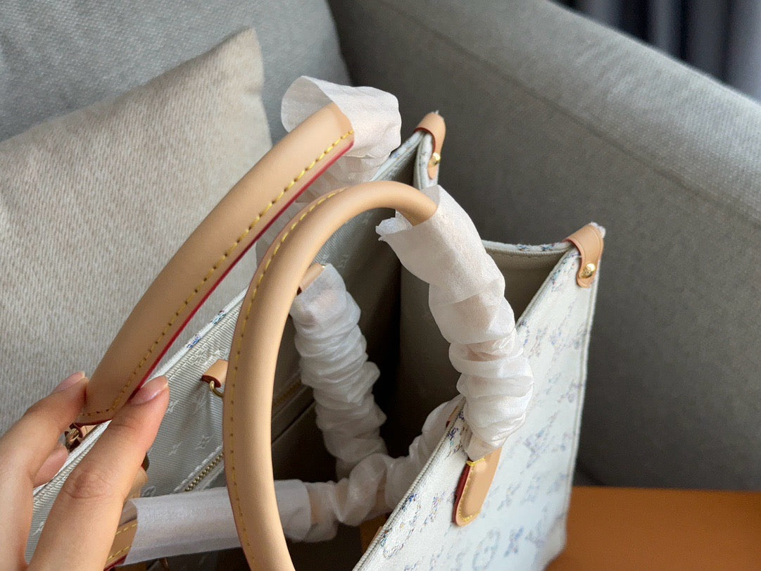 Louis Vuitton M24708 OnTheGo MM - Image 3