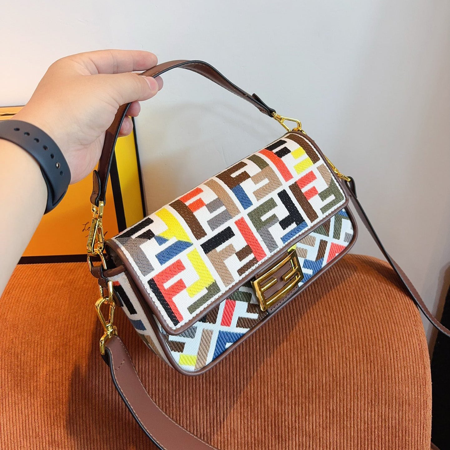 Fendi Baguette Medium - Image 4