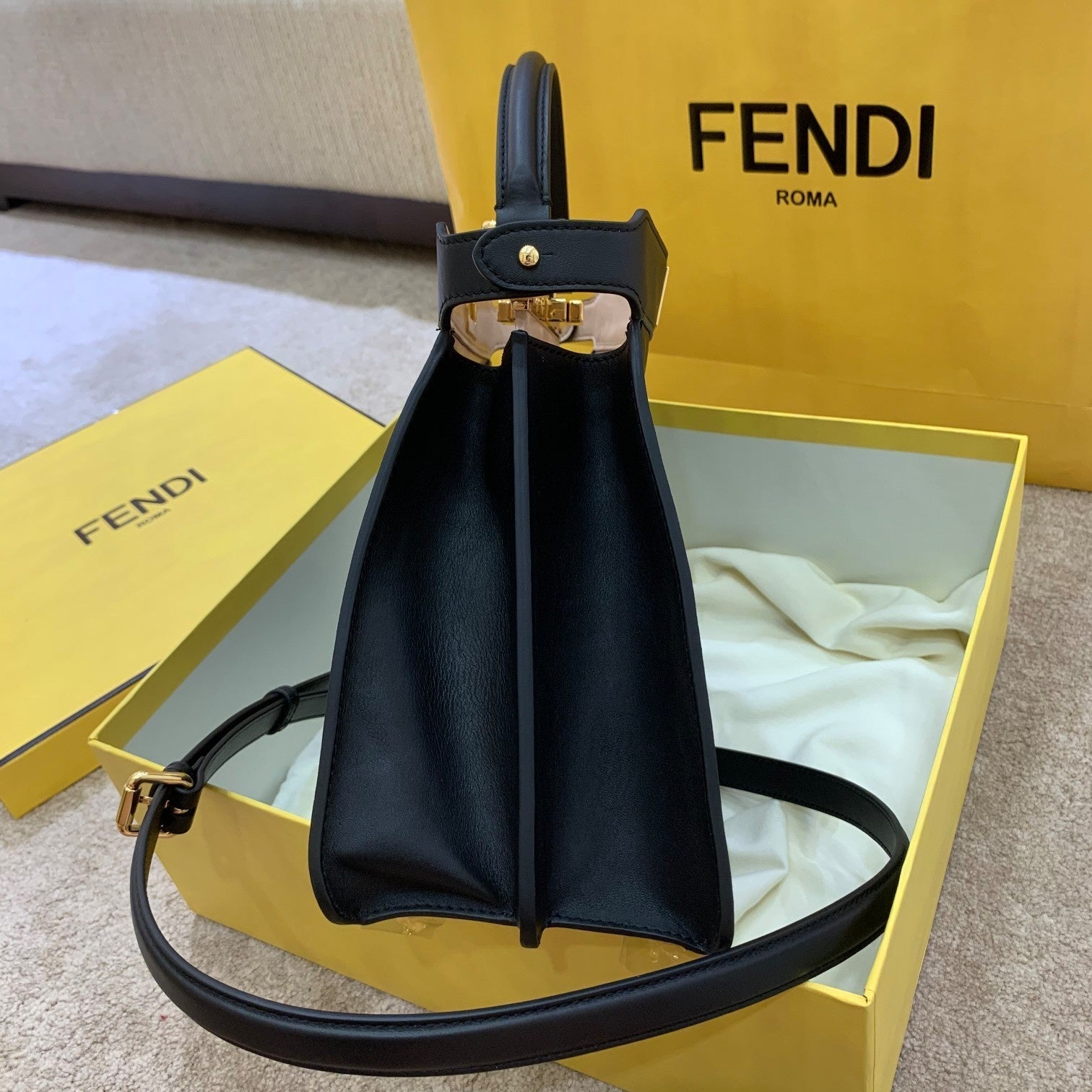 Fendi Peekaboo Small iseeu Bag - Image 9