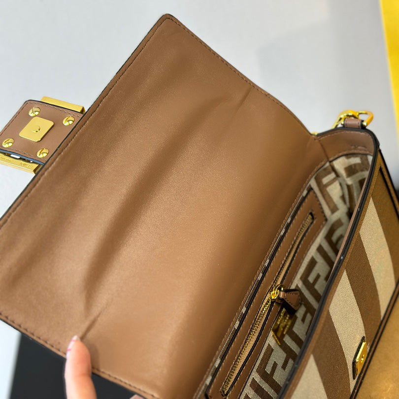 Fendi Baguette striped fabric bag - Image 8