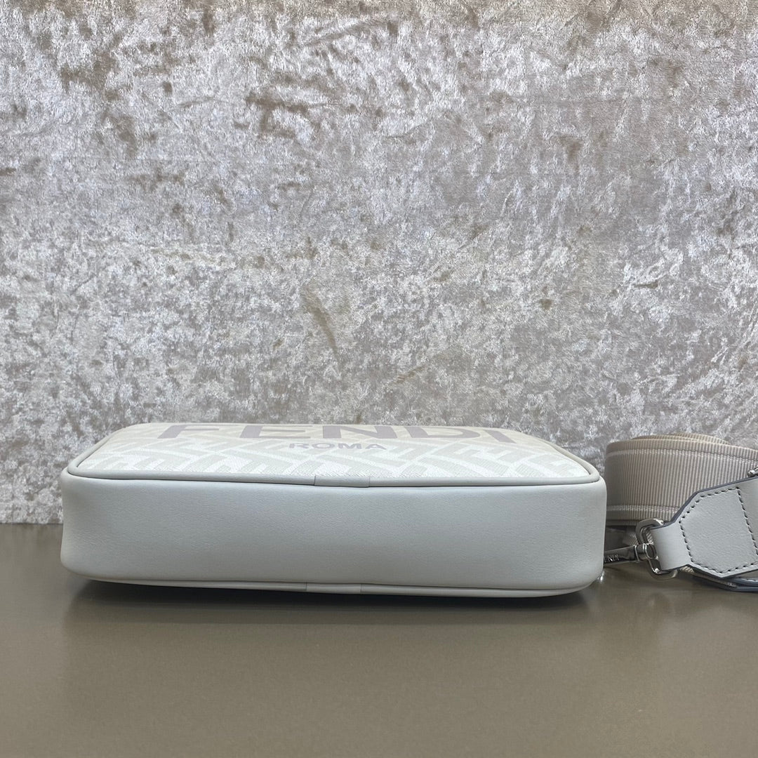 Fendi Camera case Bag - Image 6