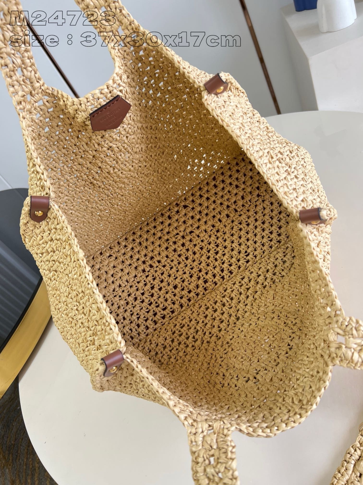 Louis Vuitton M24723 OnTheGo MM - Image 2