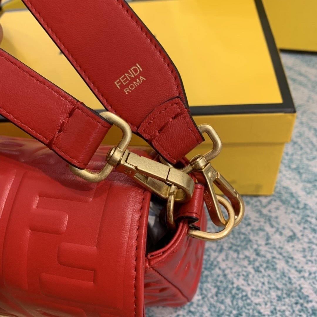 Fendi baguette Bag - Image 7