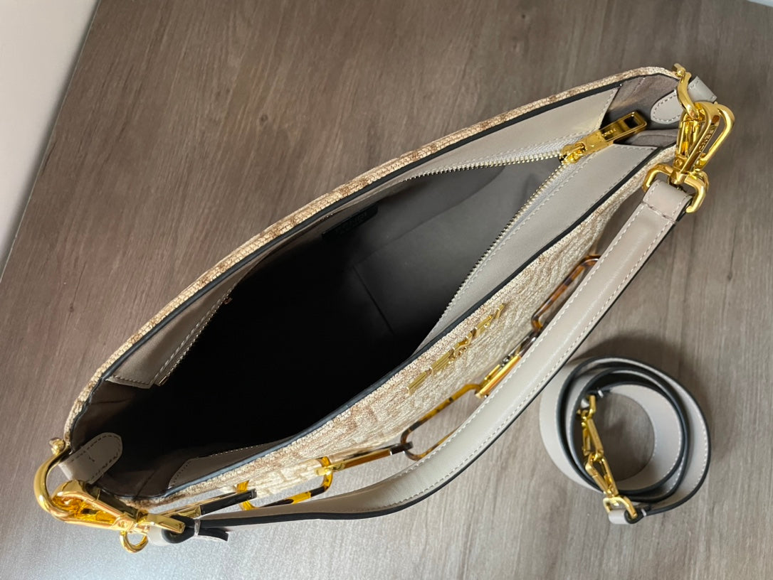 Fendi O'lock Zip Bag - Image 3