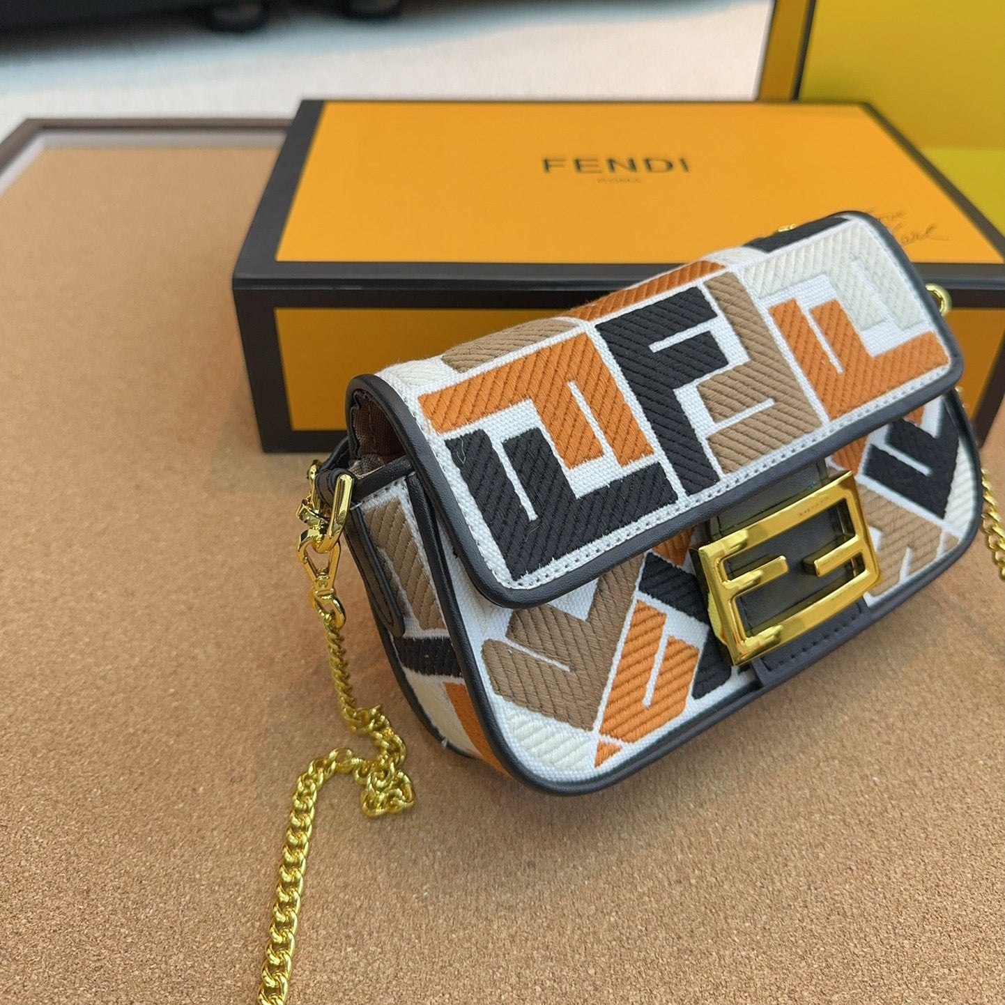 Fendi Baguette Mini - Image 5