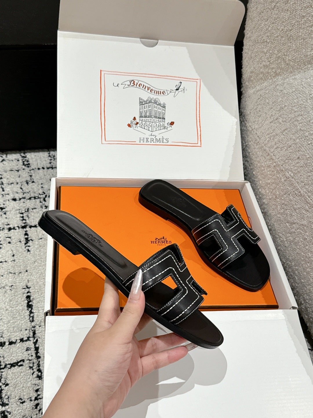 Hermes Women's Oran Sandal - Image 6