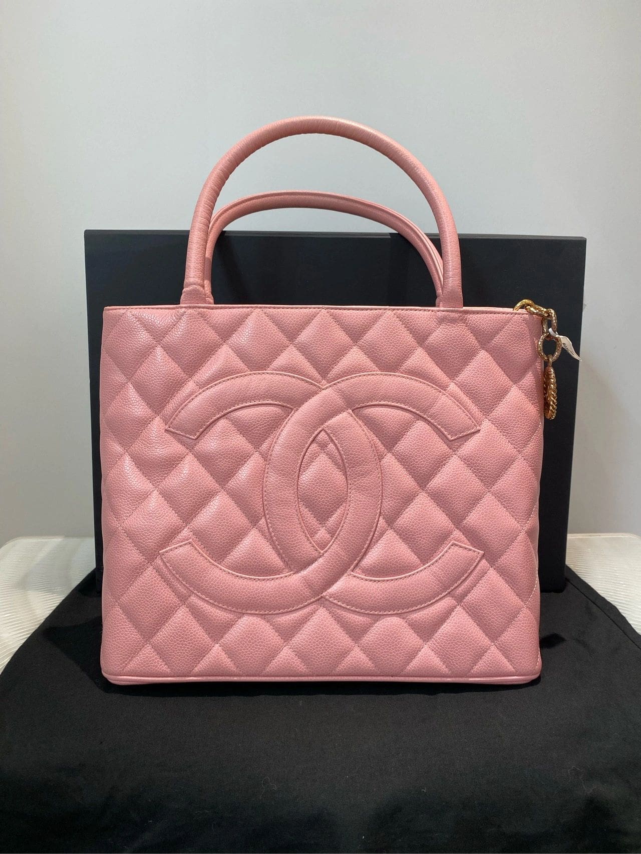 CHANEL Medallion Tote Bag Pink - Image 10