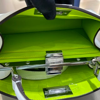 Fendi Peekaboo Medium iseeu Bag - Image 5