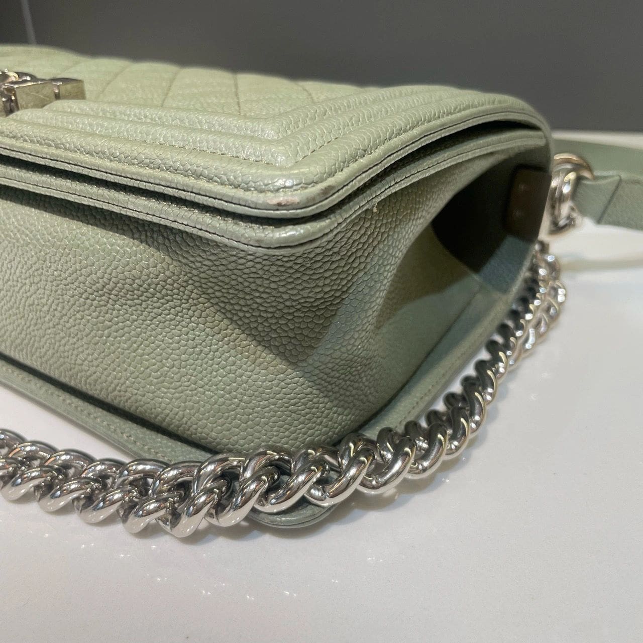 CHANEL MEDIUM BOY BAG CAVIAR LIGHT GREEN - Image 10