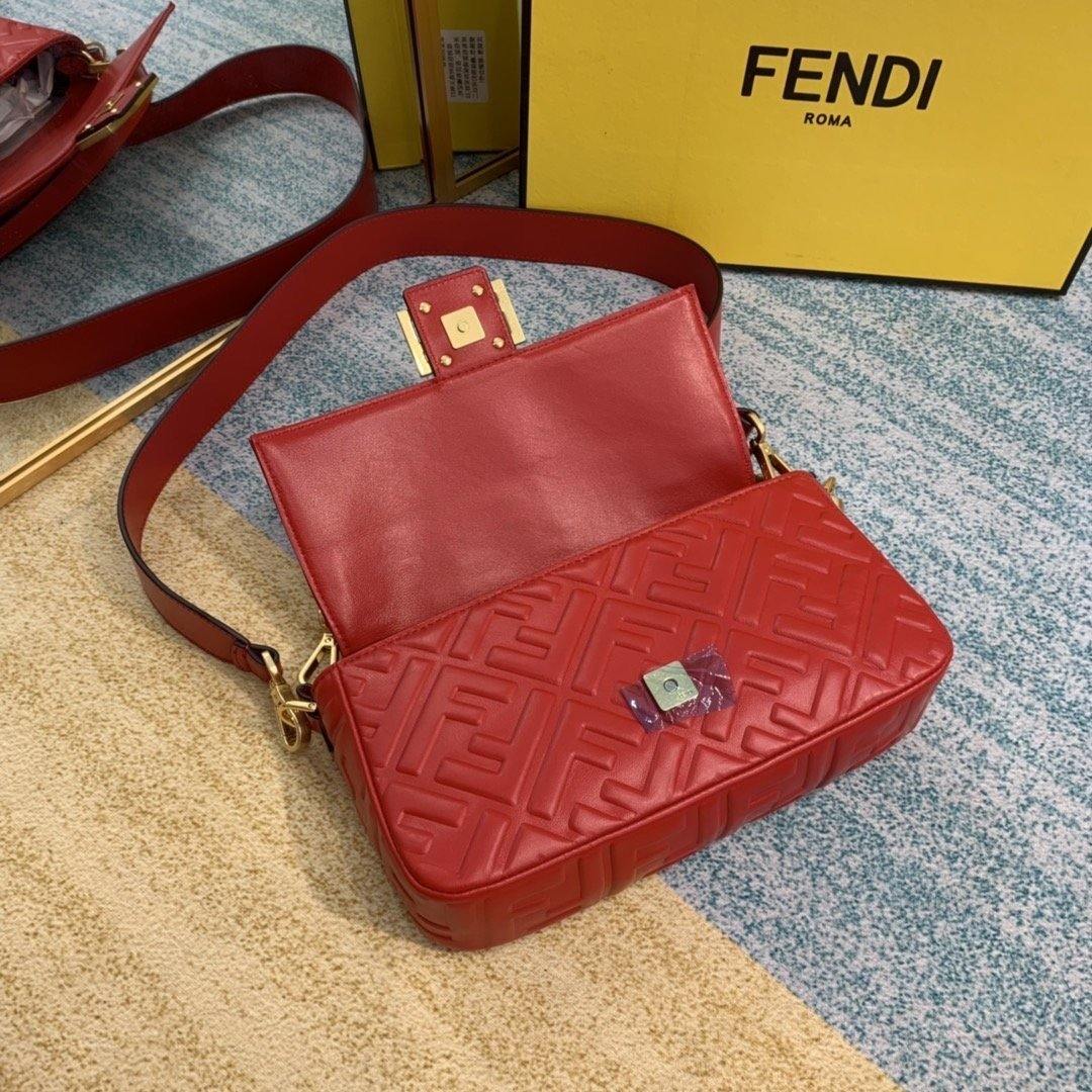 Fendi baguette Bag - Image 4