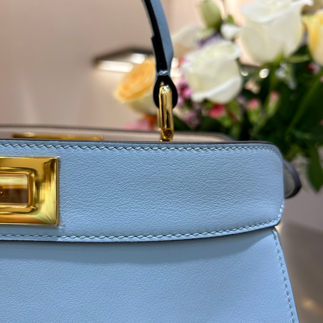 Fendi Peekaboo Medium iseeu Bag - Image 6