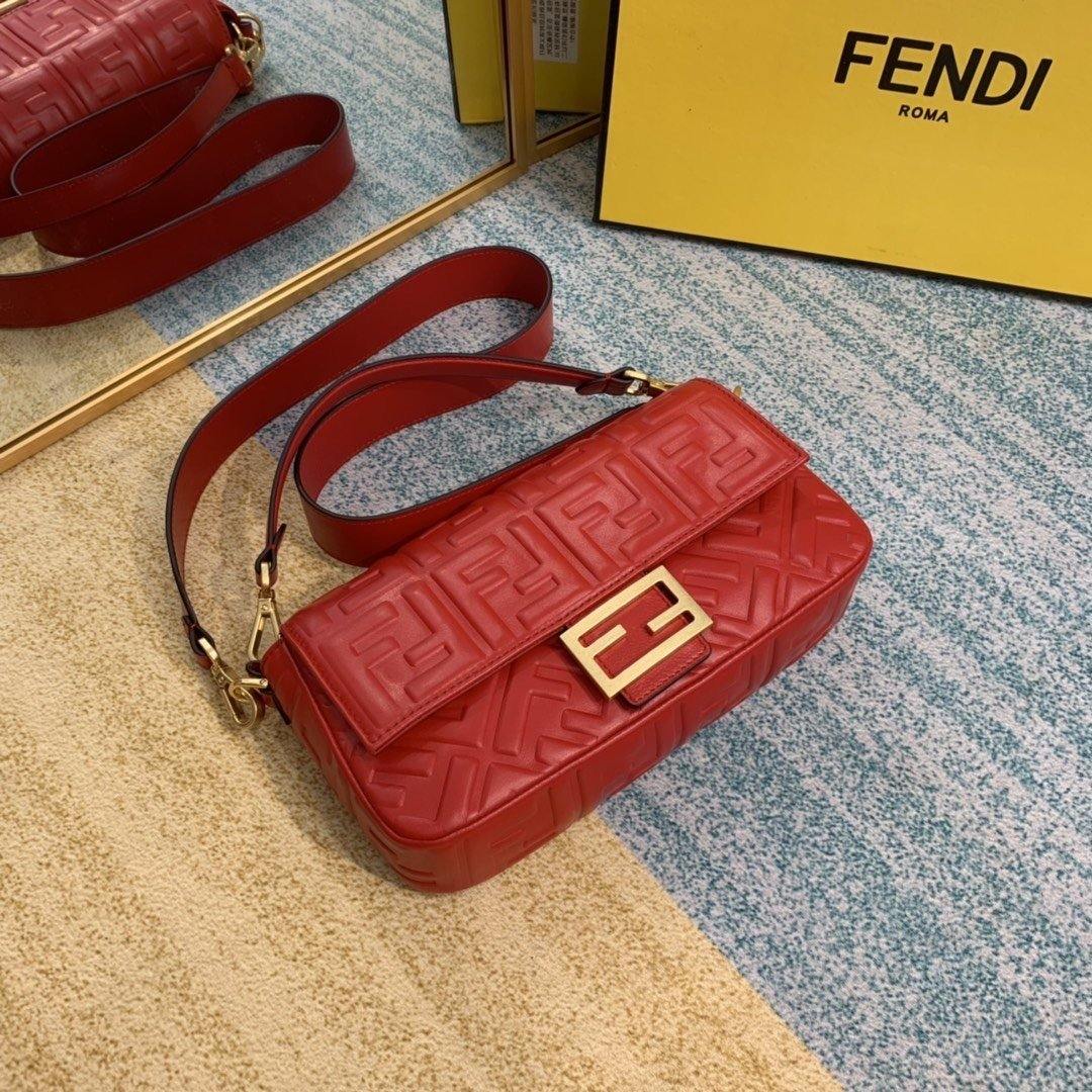 Fendi baguette Bag - Image 3