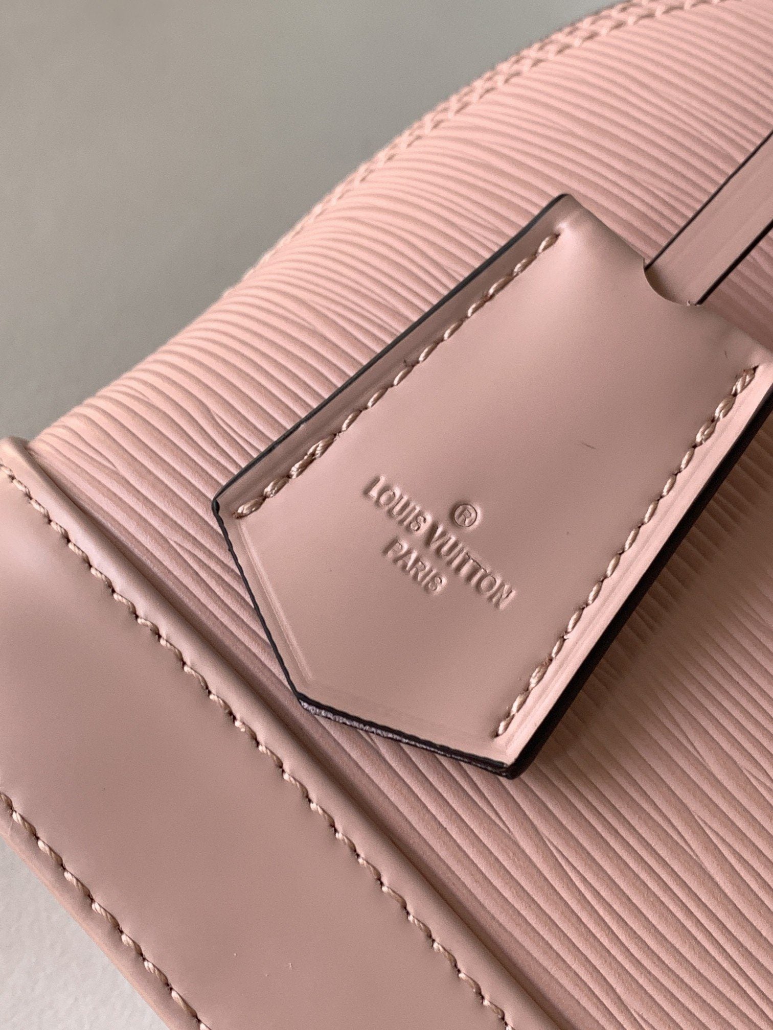 Louis Vuitton Alma BB M41327 - Image 15