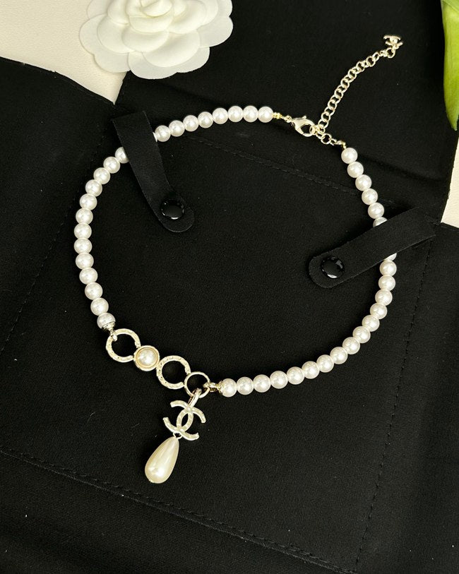 Coco letter pearl chain necklace - Image 4