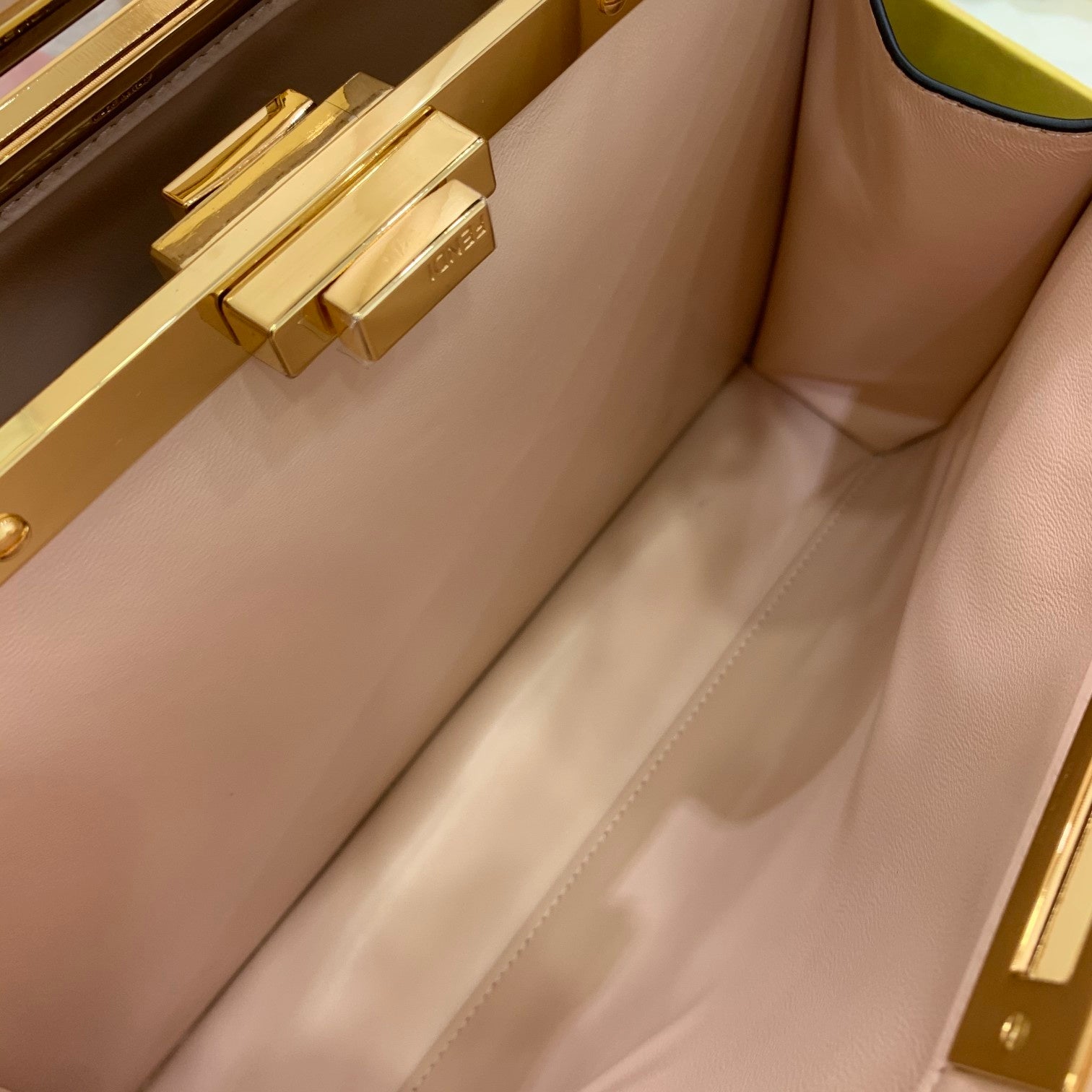 Fendi Peekaboo Small iseeu Bag - Image 8