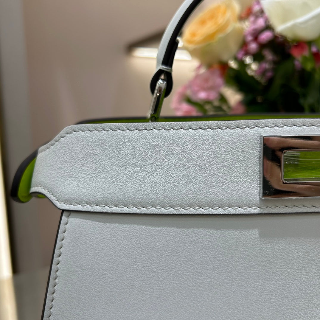 Fendi Peekaboo Medium iseeu Bag - Image 8