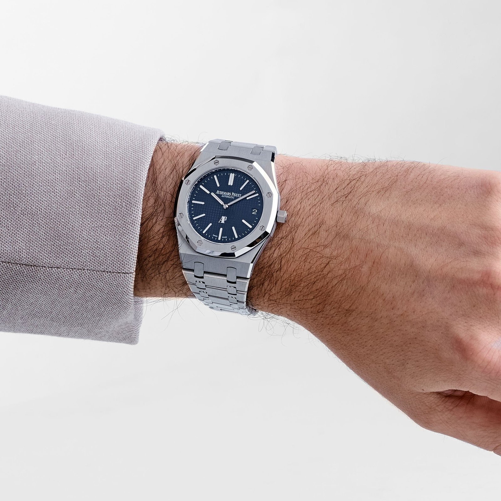 Audemars Piguet Royal Oak 15202ST.OO.1240ST.01 'Jumbo' Extra-Thin Stainless Steel Blue Dial (2020) - Image 2