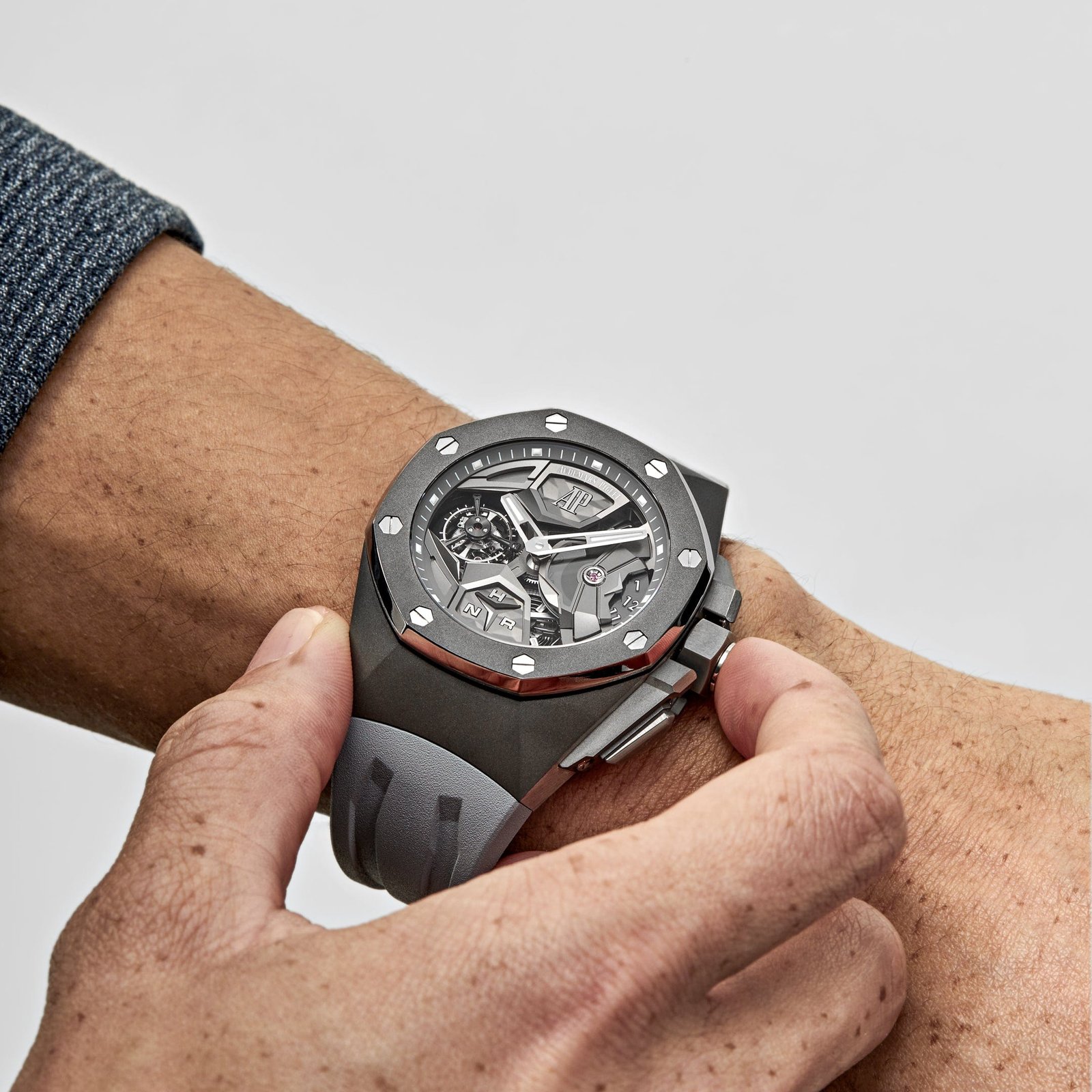 Audemars Piguet Royal Oak Concept 26589TI.GG.D006CA.01 Flying Tourbillon GMT Titanium Limited Edition of 30 - Image 2