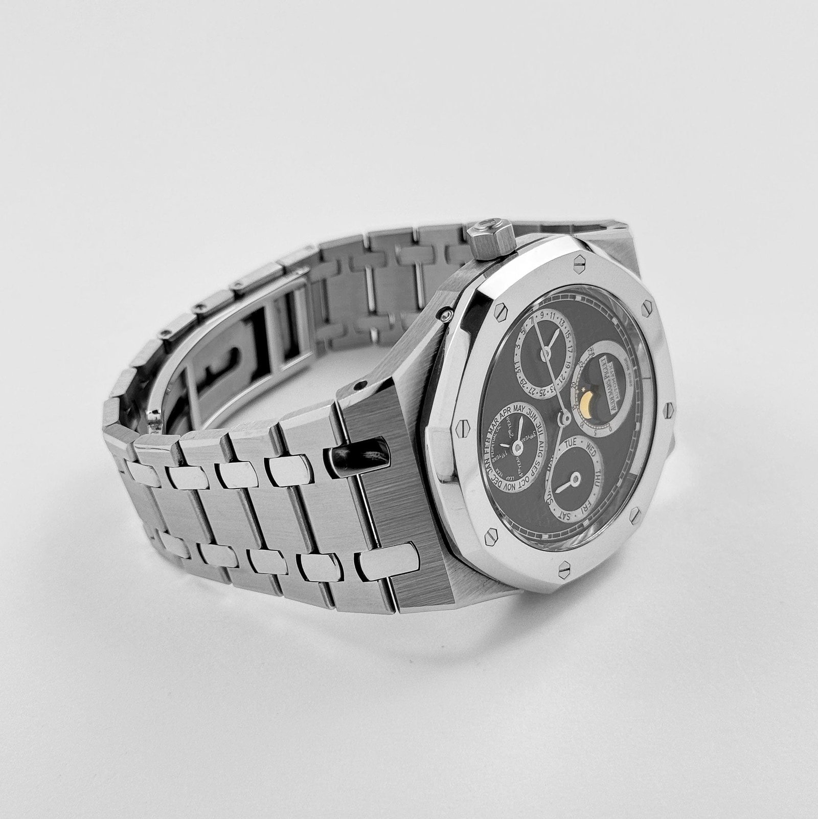 Audemars Piguet Royal Oak Perpetual Calendar 25820SP.O.0944SP.01 Stainless Steel Platinum Black Dial - Image 5