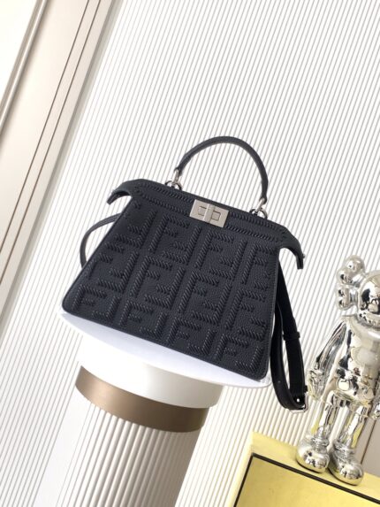 Fendi Peekaboo ISeeU Petite – Elegant Reversible Leather Bag with Iconic Handwoven Detail